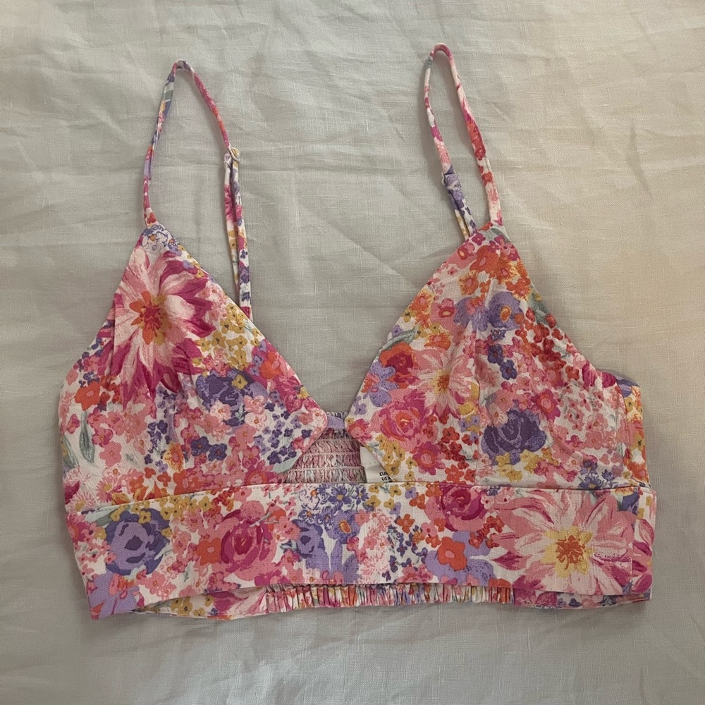H&M floral crop top in perfect condition! Worn once